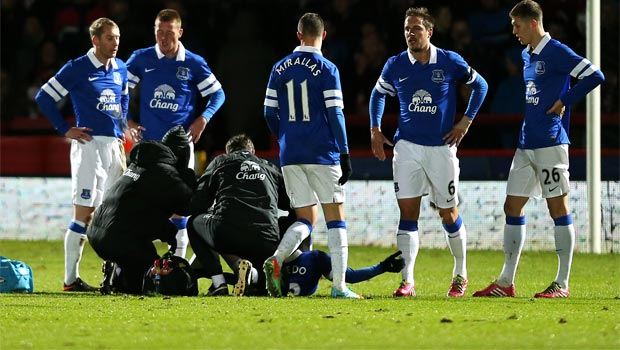 Bryan Oviedo everton injury FA Cup