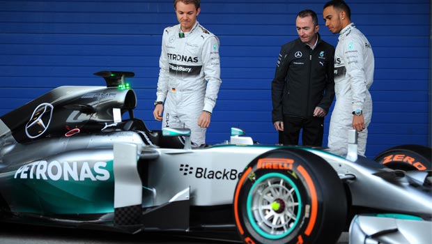 Mercedes technical director Paddy Lowe with drivers