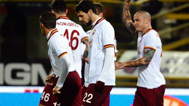 Roma midfielder Radja Nainggolan and team