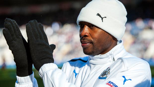 Shola Ameobi supports Alan Pardew newcastle united