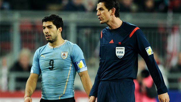 Luis Suarez Uruguay Knee Injury