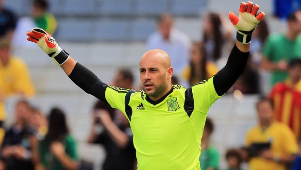 Liverpool goalkeeper Pepe Reina