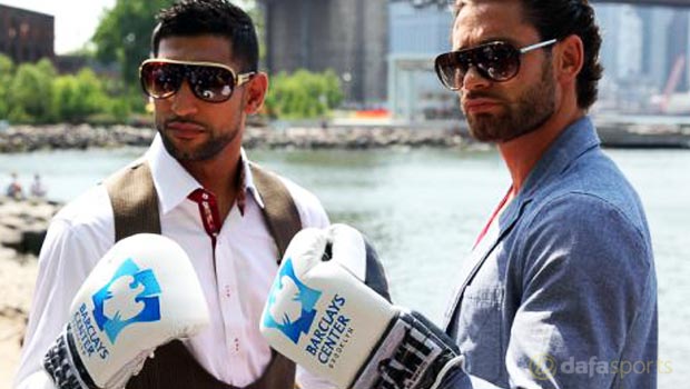 Amir Khan and Chris Algieri boxing