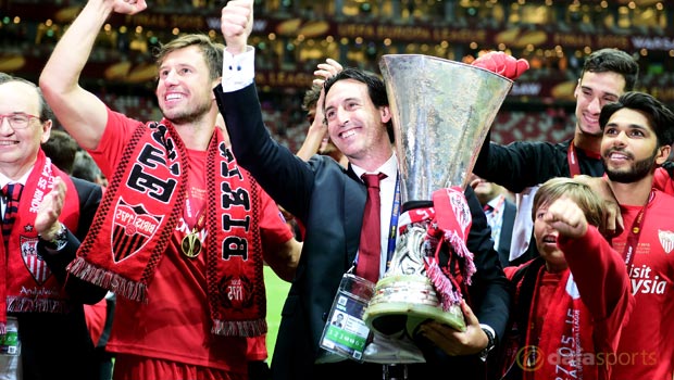 Sevilla manager Unai Emery Europa League trophy