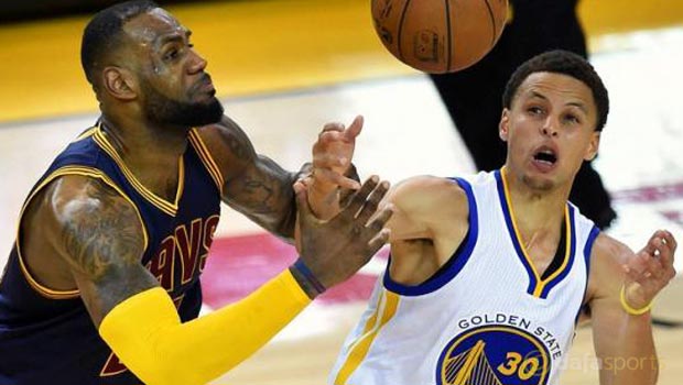 Cleveland Cavaliers v Golden State Warriors Game 2 NBA Finals Curry and Lebron