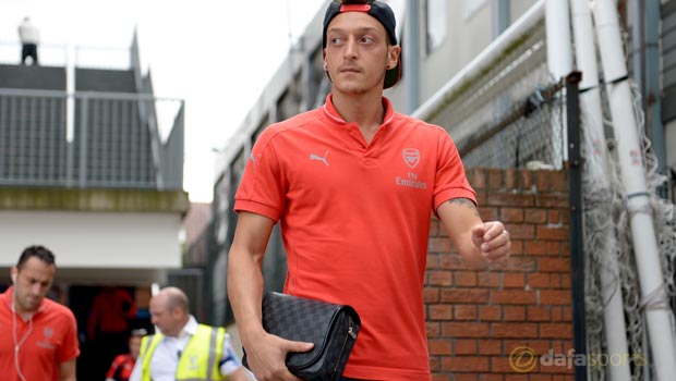 Arsenal midfielder Mesut Ozil