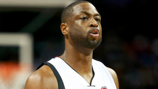 Dwayne-Wade-Chicago-Bulls-switch