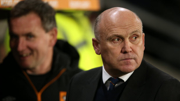 Hull City Phelan stands by Robertson