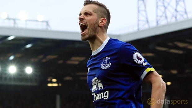 Everton-Morgan-Schneiderlin